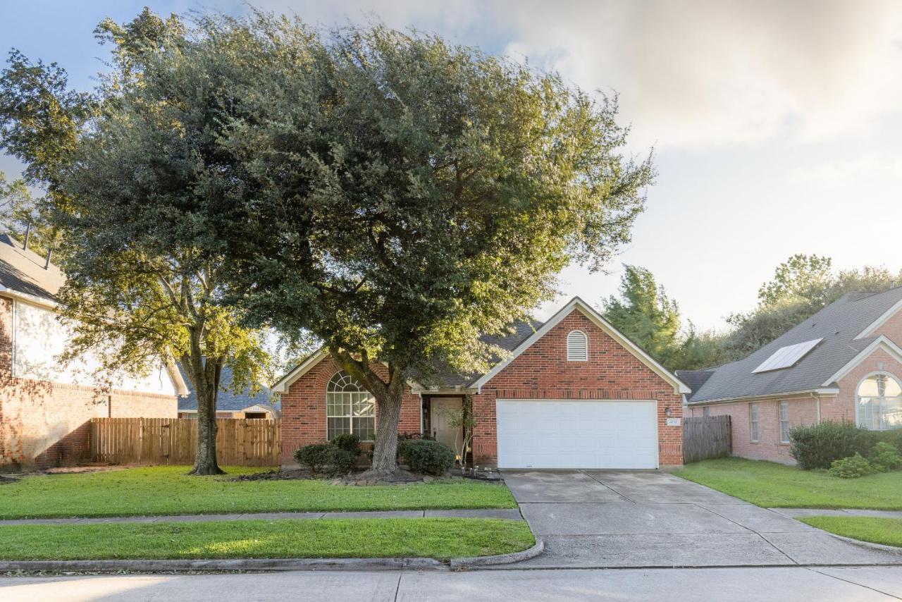 Surreydon Home Bush Airport Houston Exteriör bild